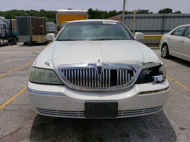 2003 Lincoln Town Car Signature VIN: 1LNHM82W93Y622105 Lot: 56609264