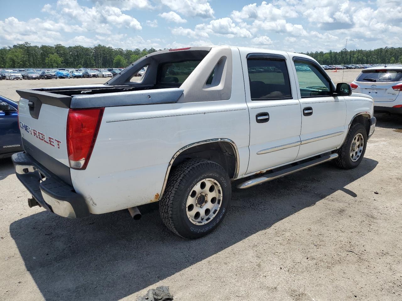 3GNEC12Z75G118751 2005 Chevrolet Avalanche C1500