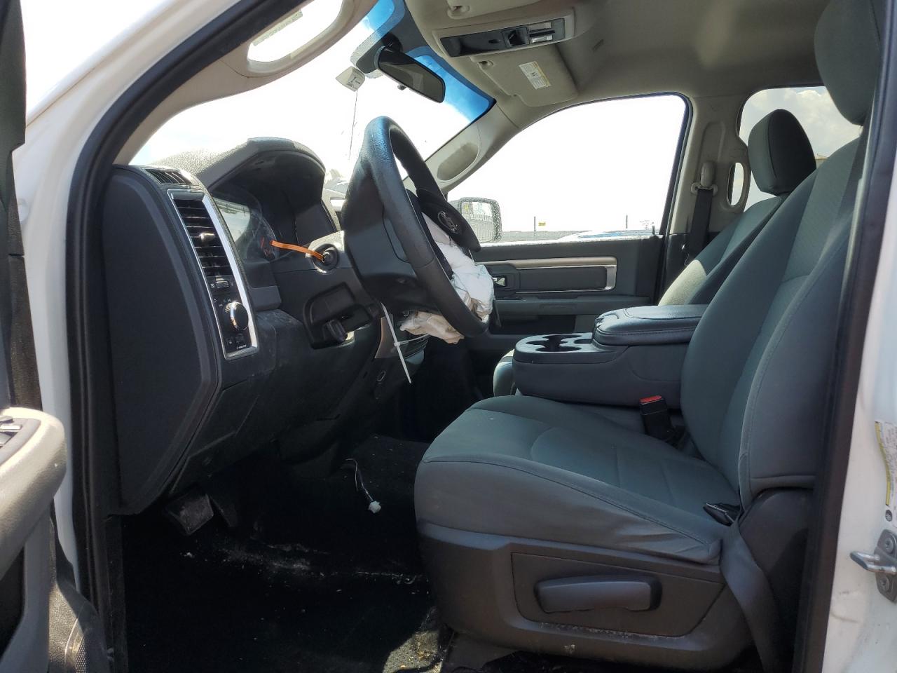 3C6TR5DT2JG215629 2018 Ram 2500 Slt