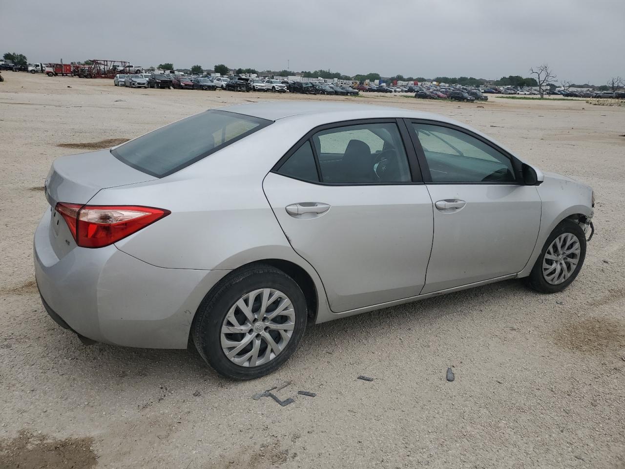 5YFBURHEXKP888945 2019 Toyota Corolla L