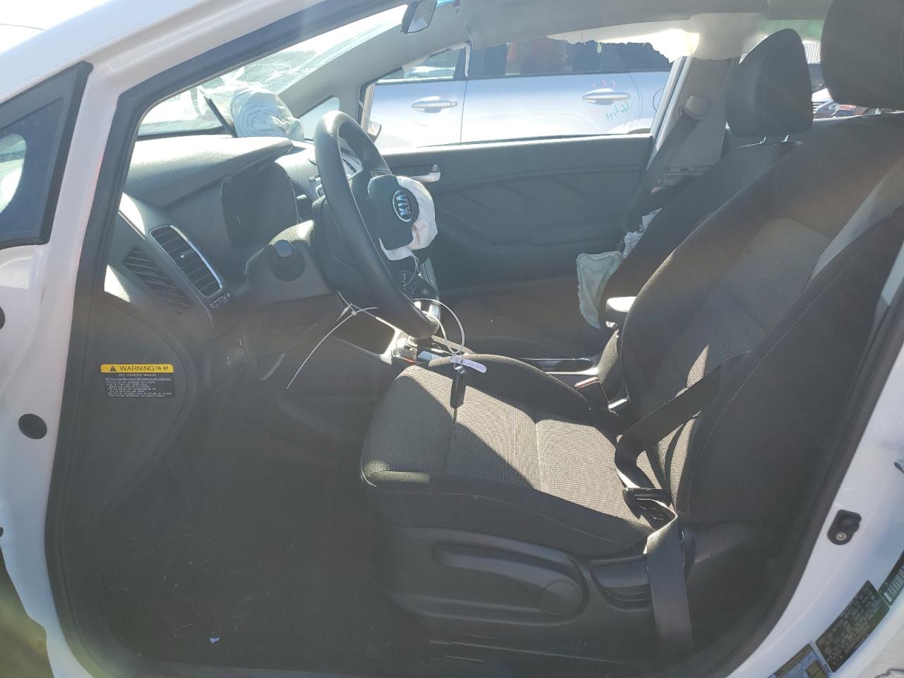 3KPFK4A79JE213836 2018 Kia Forte Lx