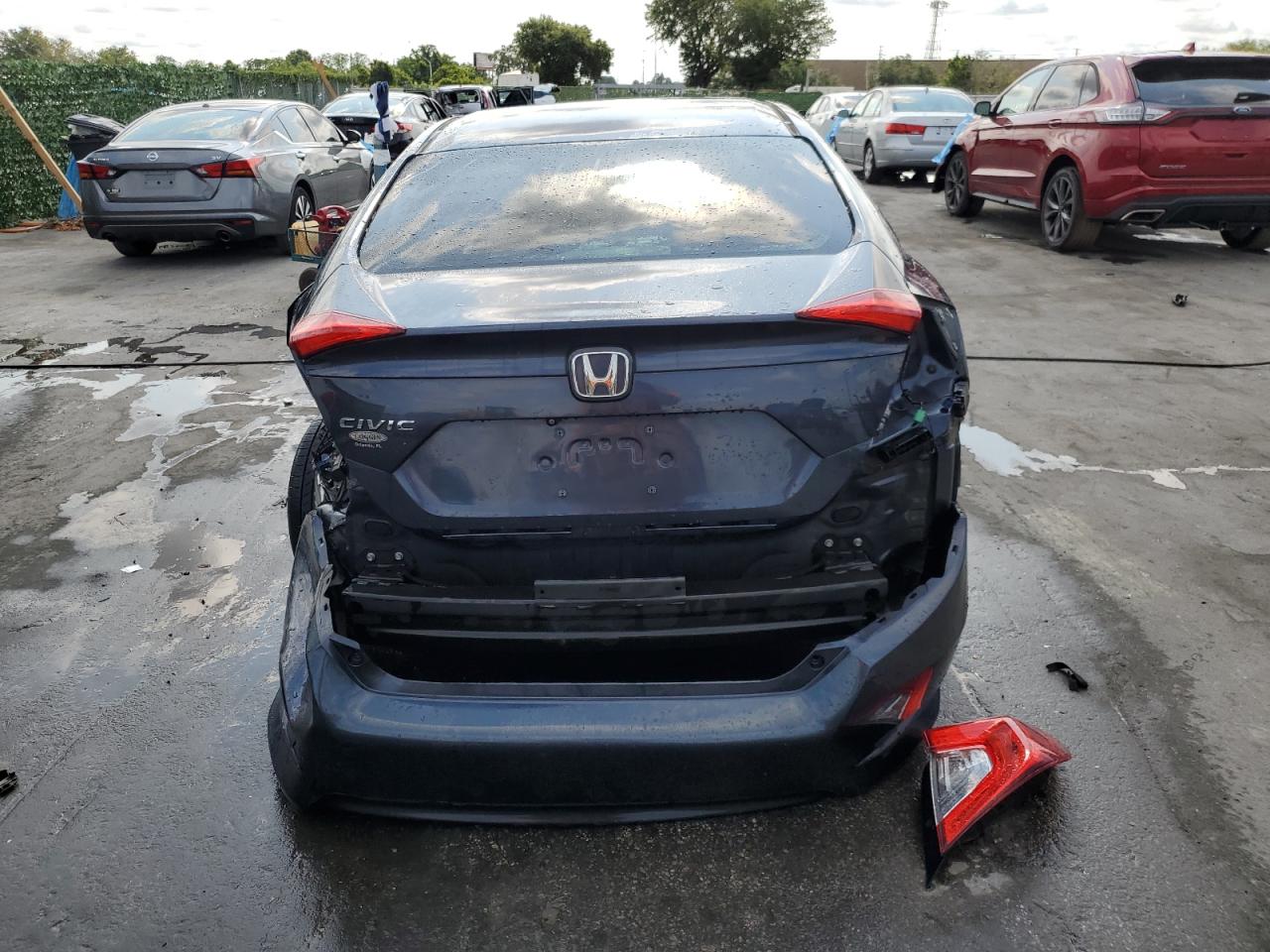 19XFC2F5XHE076098 2017 Honda Civic Lx