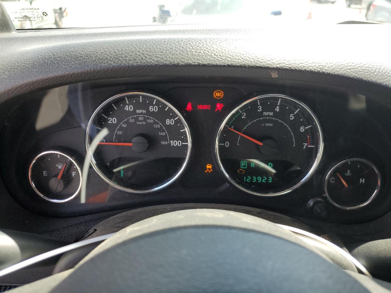 1C4BJWDG1DL669625 2013 Jeep Wrangler Unlimited Sport