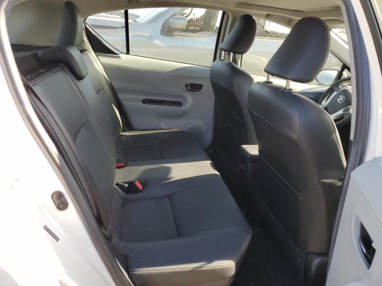 JTDKDTB35C1014934 2012 Toyota Prius C