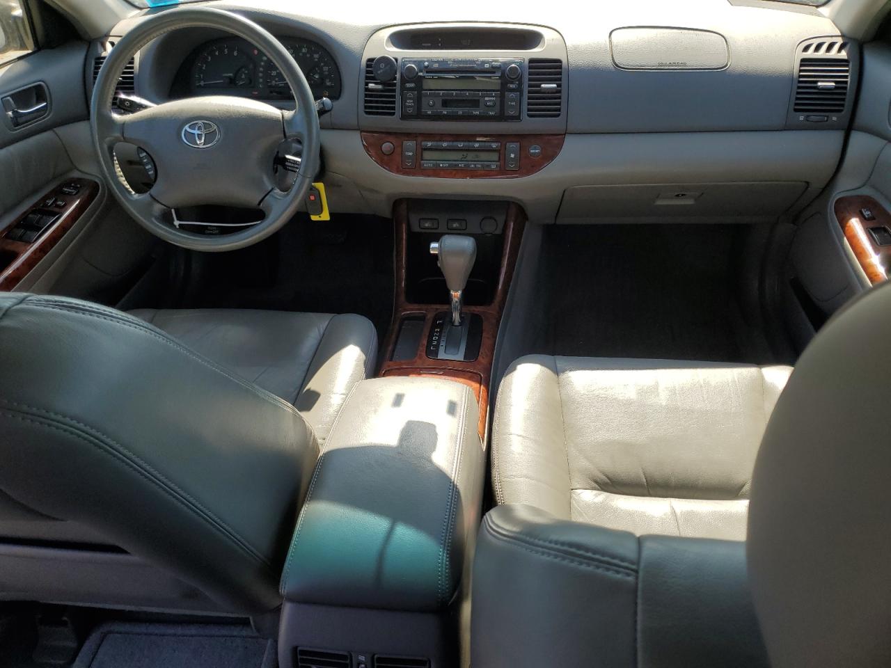 JTDBF30K220022921 2002 Toyota Camry Le