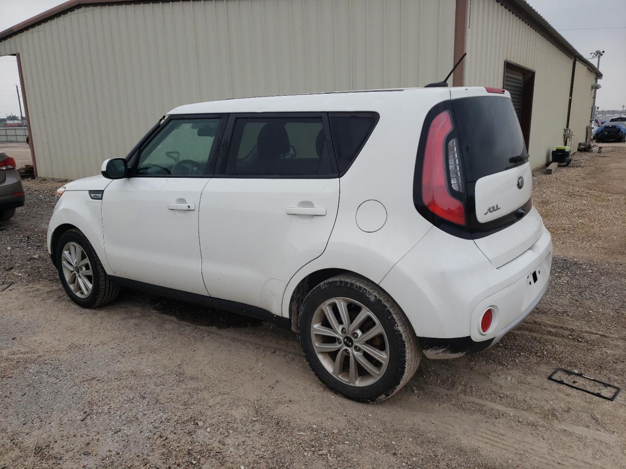 KNDJP3A57J7901435 2018 Kia Soul +