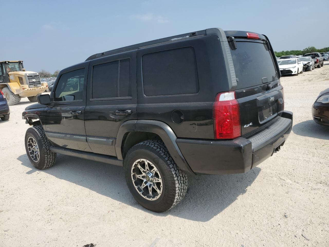 1J8HG48K88C149352 2008 Jeep Commander Sport