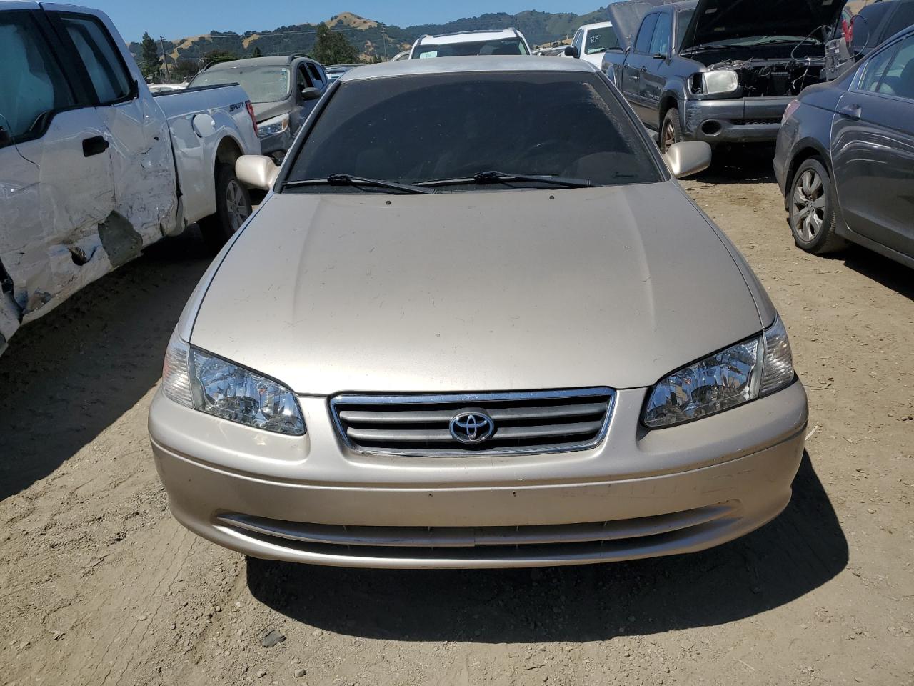 4T1BG22K1YU749338 2000 Toyota Camry Ce