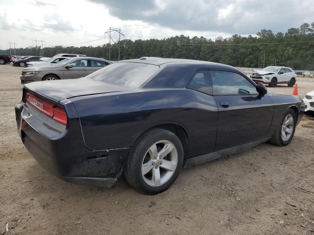 2C3CDYAG7CH280869 2012 Dodge Challenger Sxt