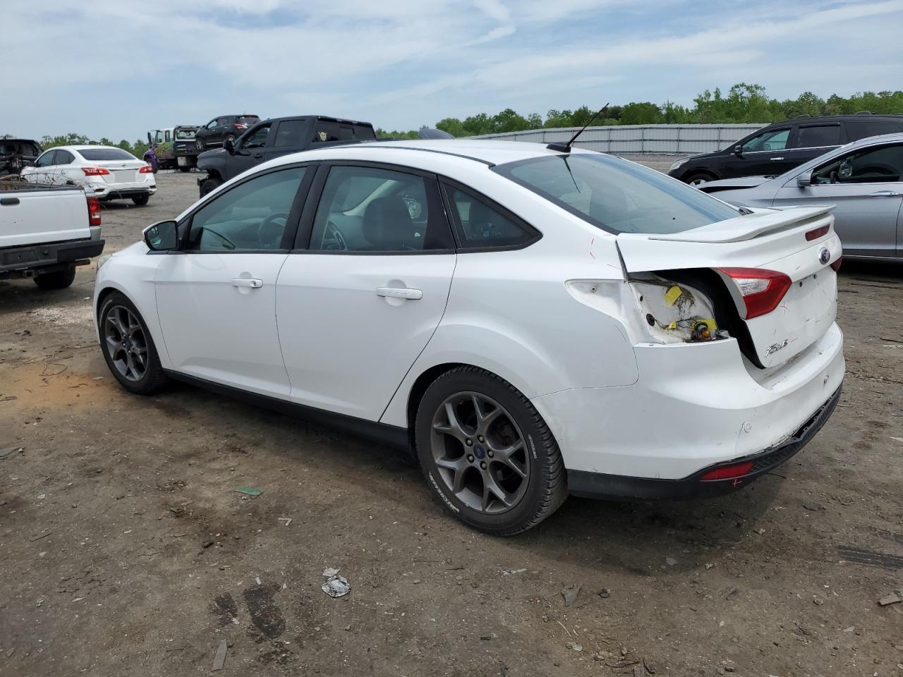 1FADP3F2XEL274339 2014 Ford Focus Se