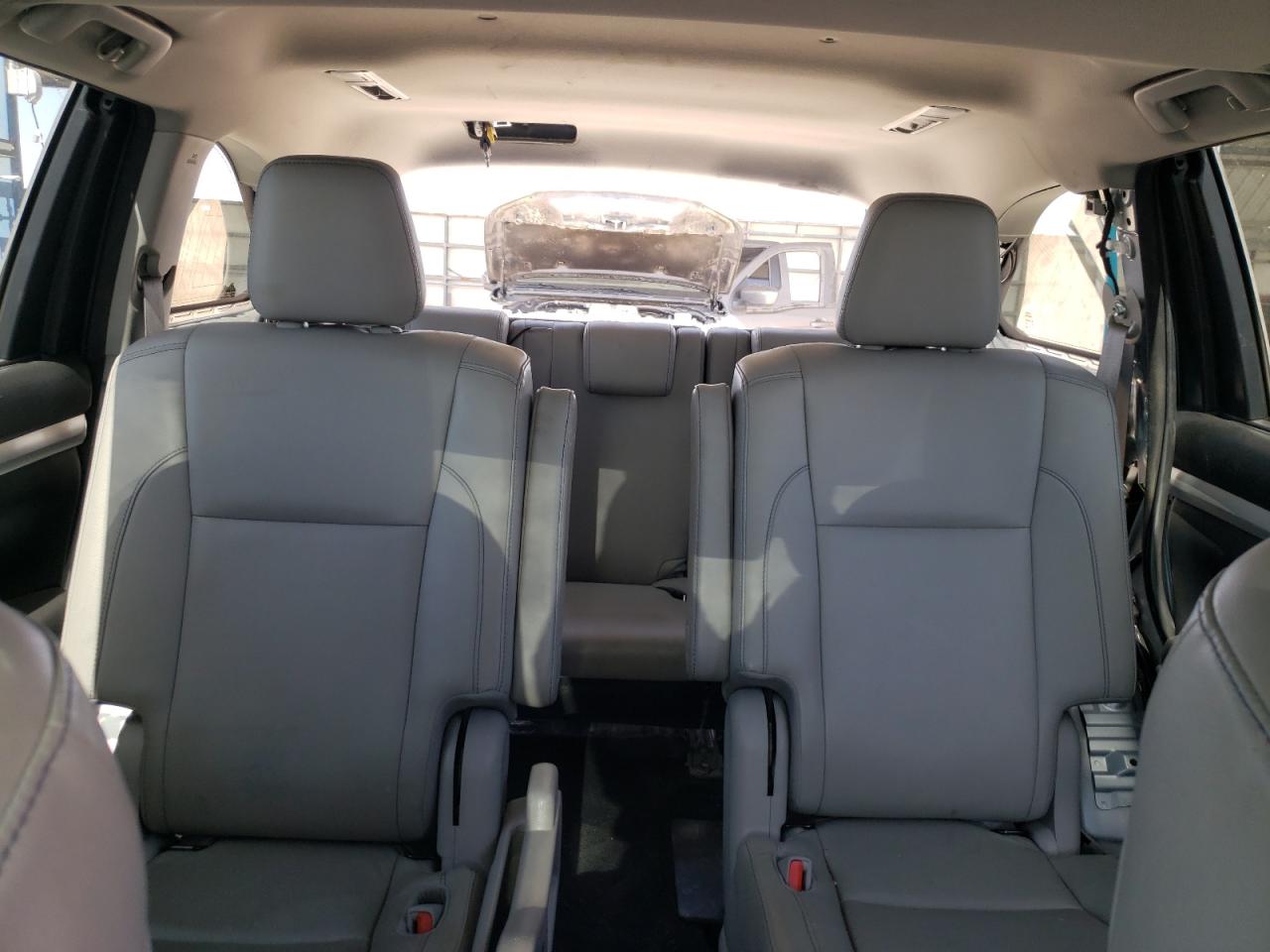 5TDKZRFH3JS539632 2018 Toyota Highlander Se