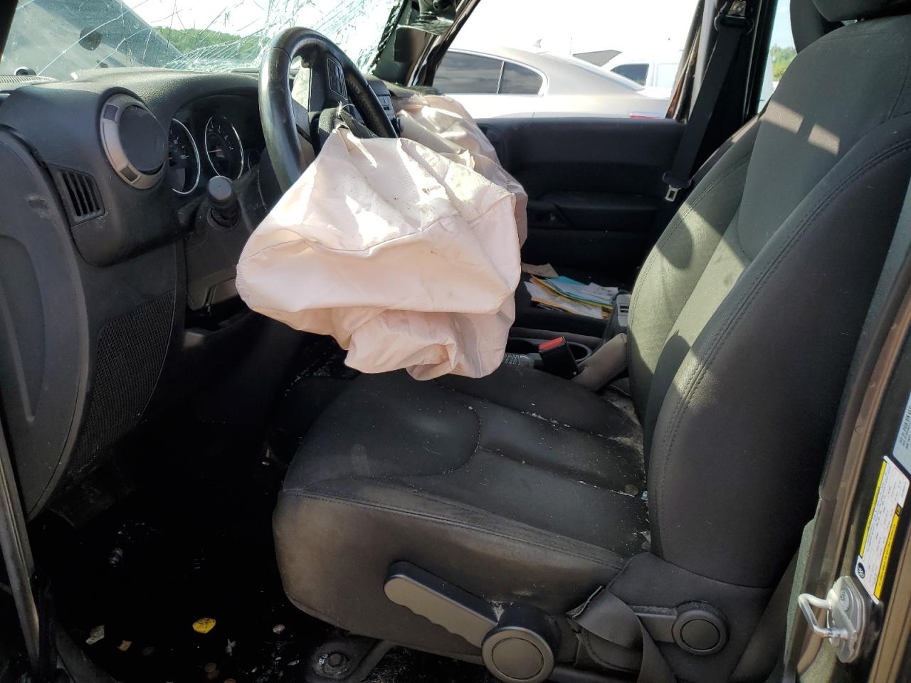 1C4BJWDG6GL284212 2016 Jeep Wrangler Unlimited Sport