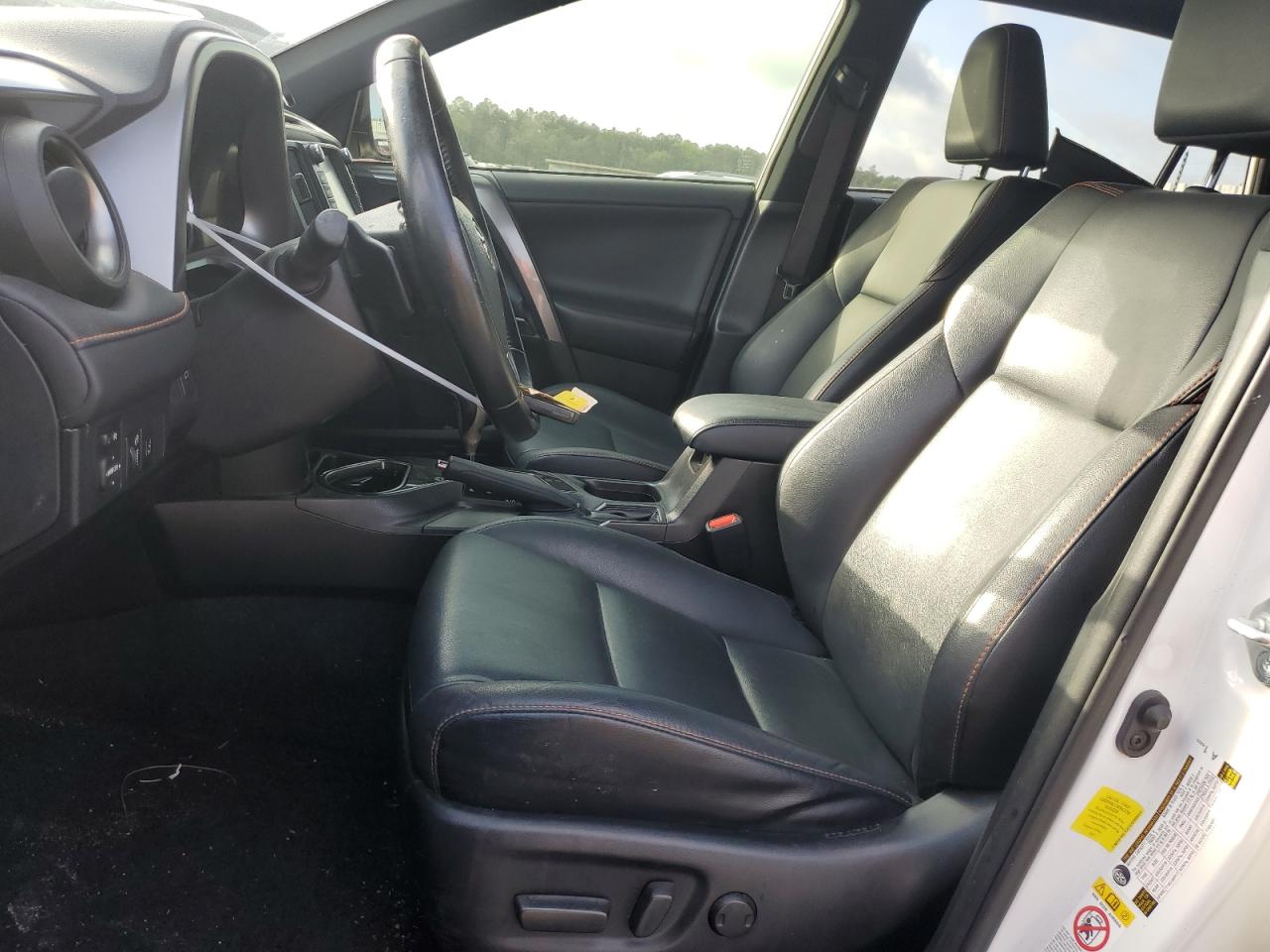 JTMNFREV2HD098904 2017 Toyota Rav4 Se