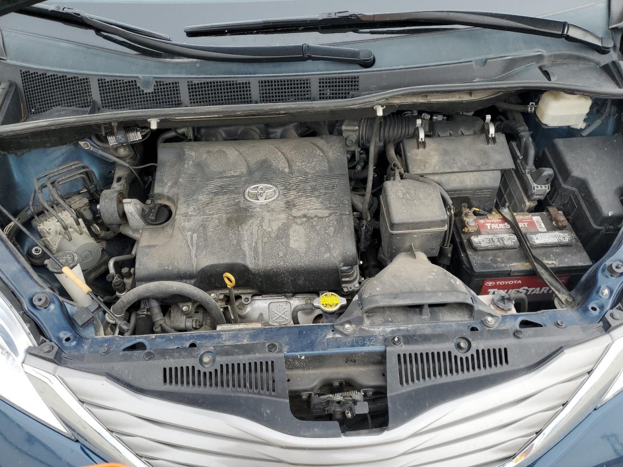 5TDYK3DC7BS118985 2011 Toyota Sienna Xle