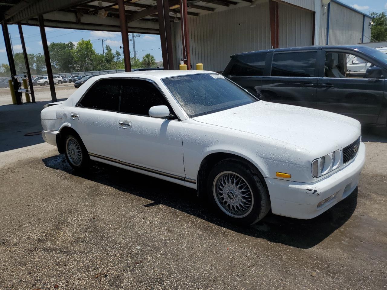 PY32814049 1995 Nissan Gloria