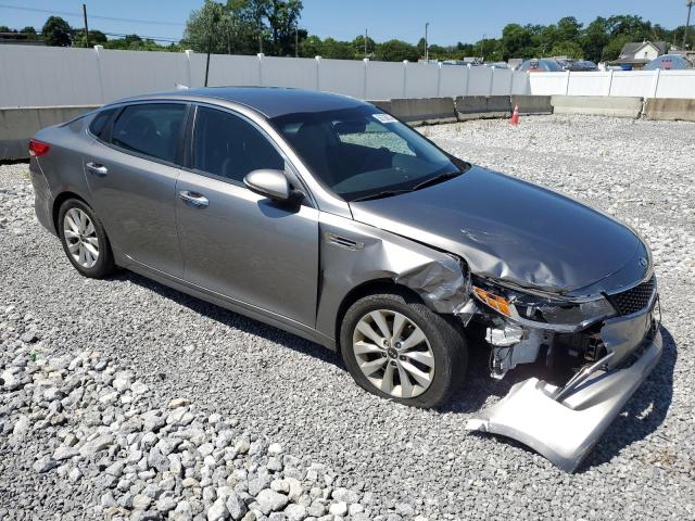 VIN 5XXGT4L34HG172660 2017 KIA Optima, LX no.4