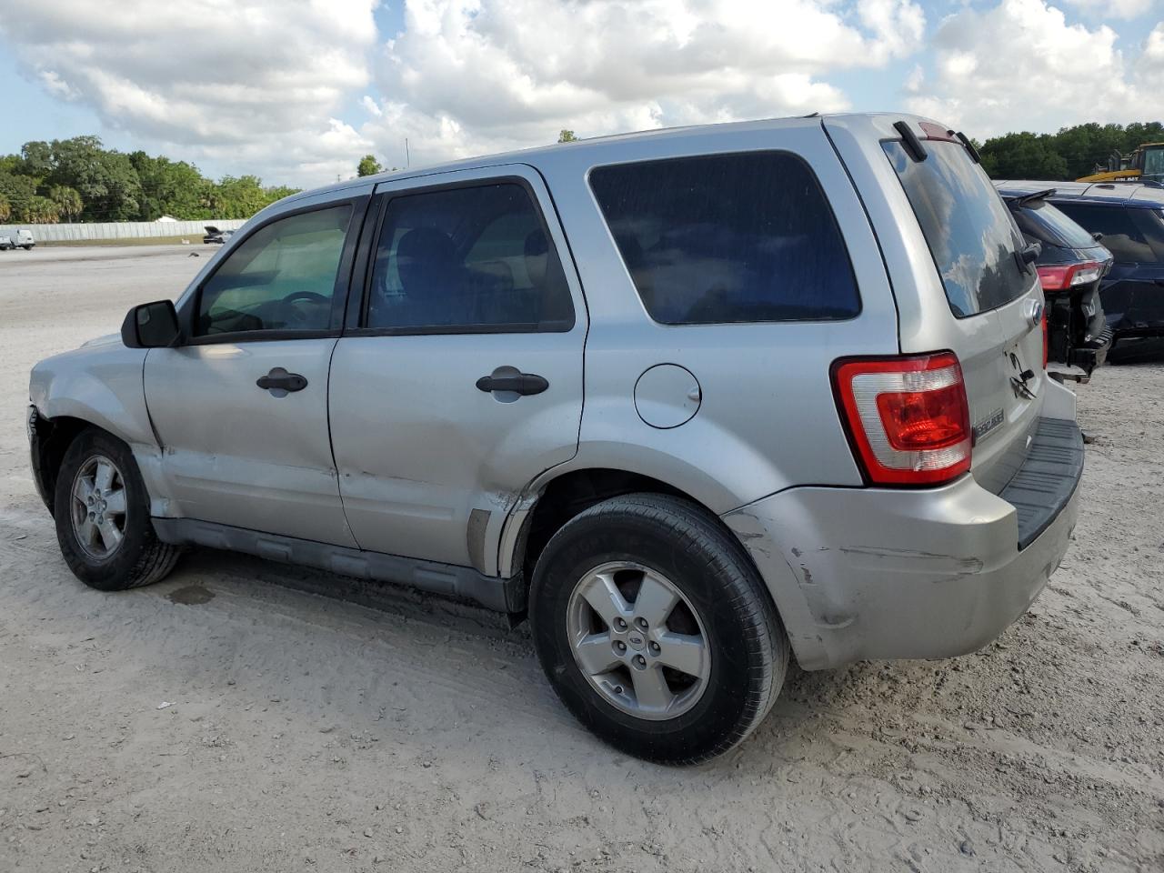 1FMCU0C75AKA44698 2010 Ford Escape Xls