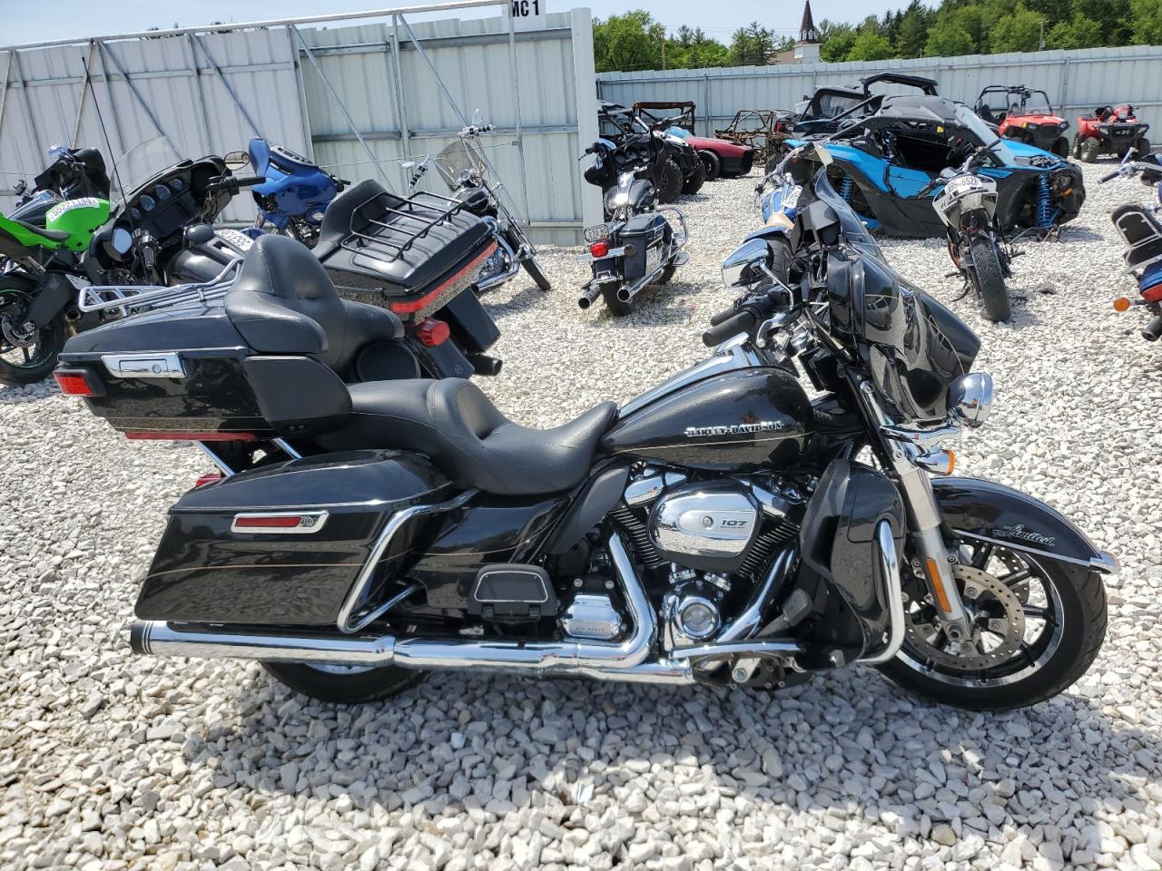 1HD1KED14HB691059 HARLEY-DAVIDSON FLHTK ULTR 2017