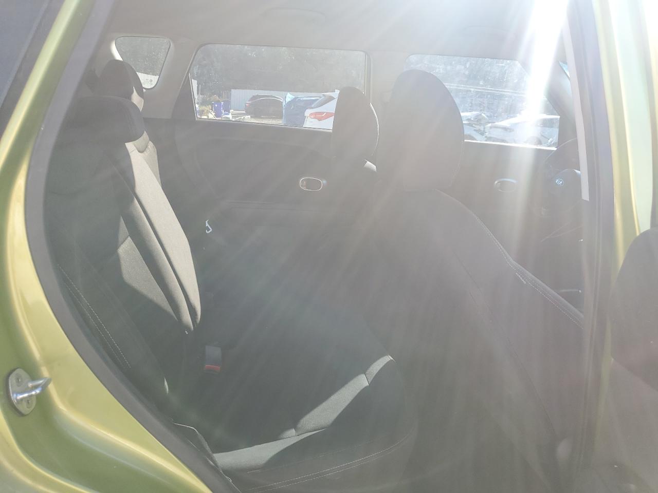 KNDJN2A25G7828001 2016 Kia Soul