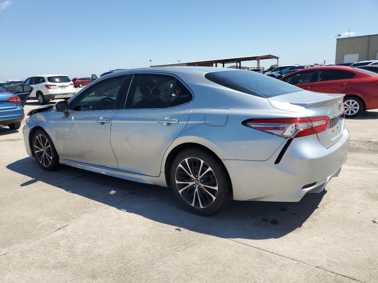 4T1B11HK2JU581654 2018 Toyota Camry L