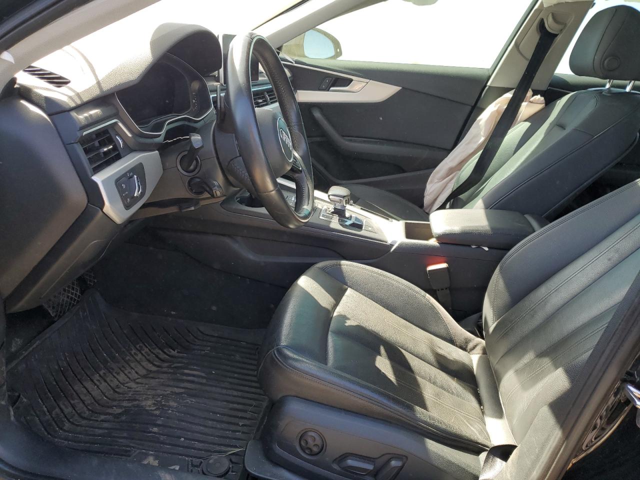 WAUDNAF4XHN041704 2017 Audi A4 Premium