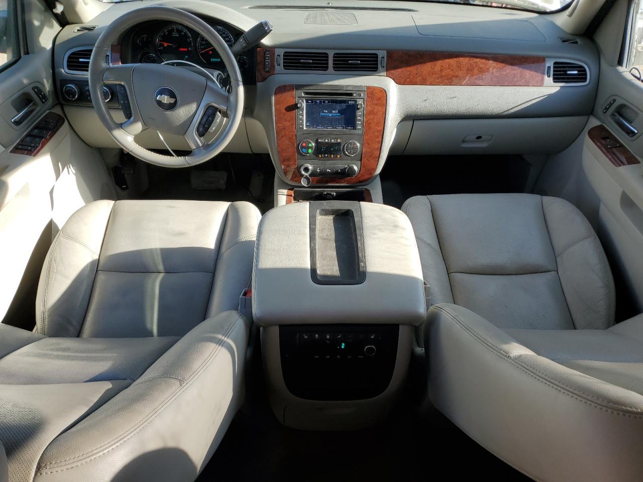 1GNUKCE03AR115427 2010 Chevrolet Tahoe K1500 Ltz