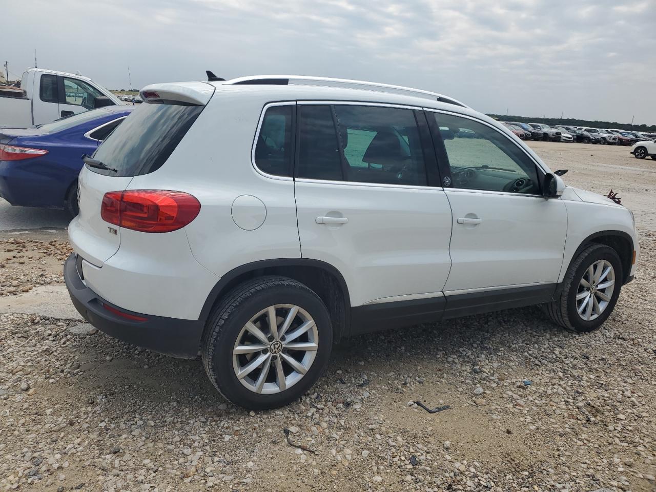 WVGRV7AX7HW507513 2017 Volkswagen Tiguan Wolfsburg