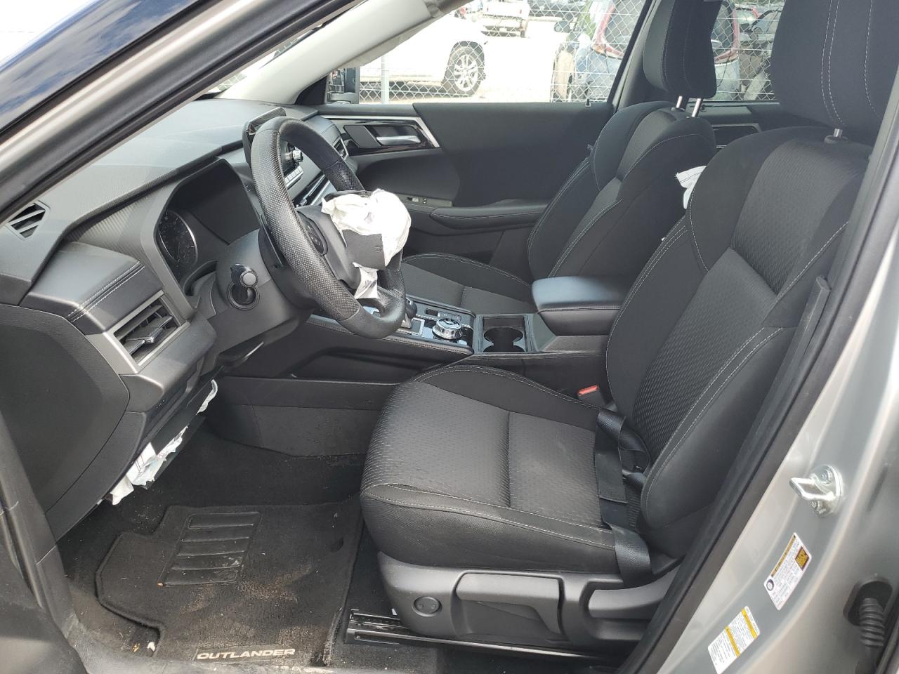 JA4J4TA86NZ033337 2022 Mitsubishi Outlander Es