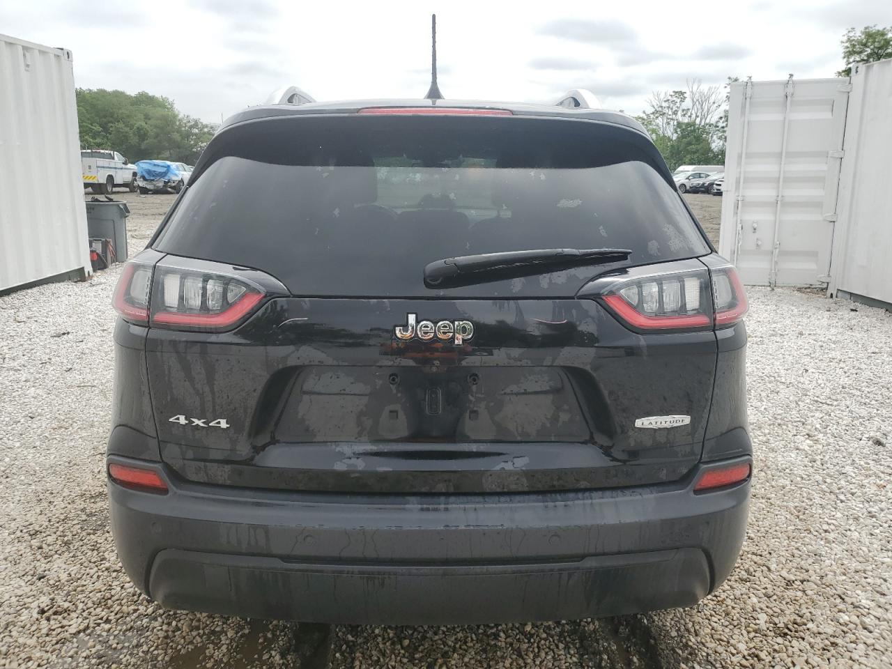 1C4PJMLB8KD393743 2019 Jeep Cherokee Latitude Plus