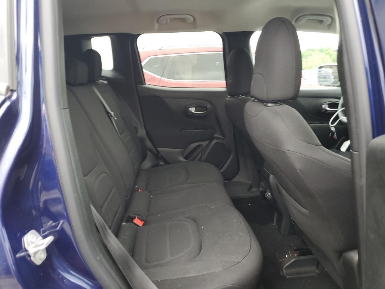 ZACNJABBXKPK89924 2019 Jeep Renegade Latitude