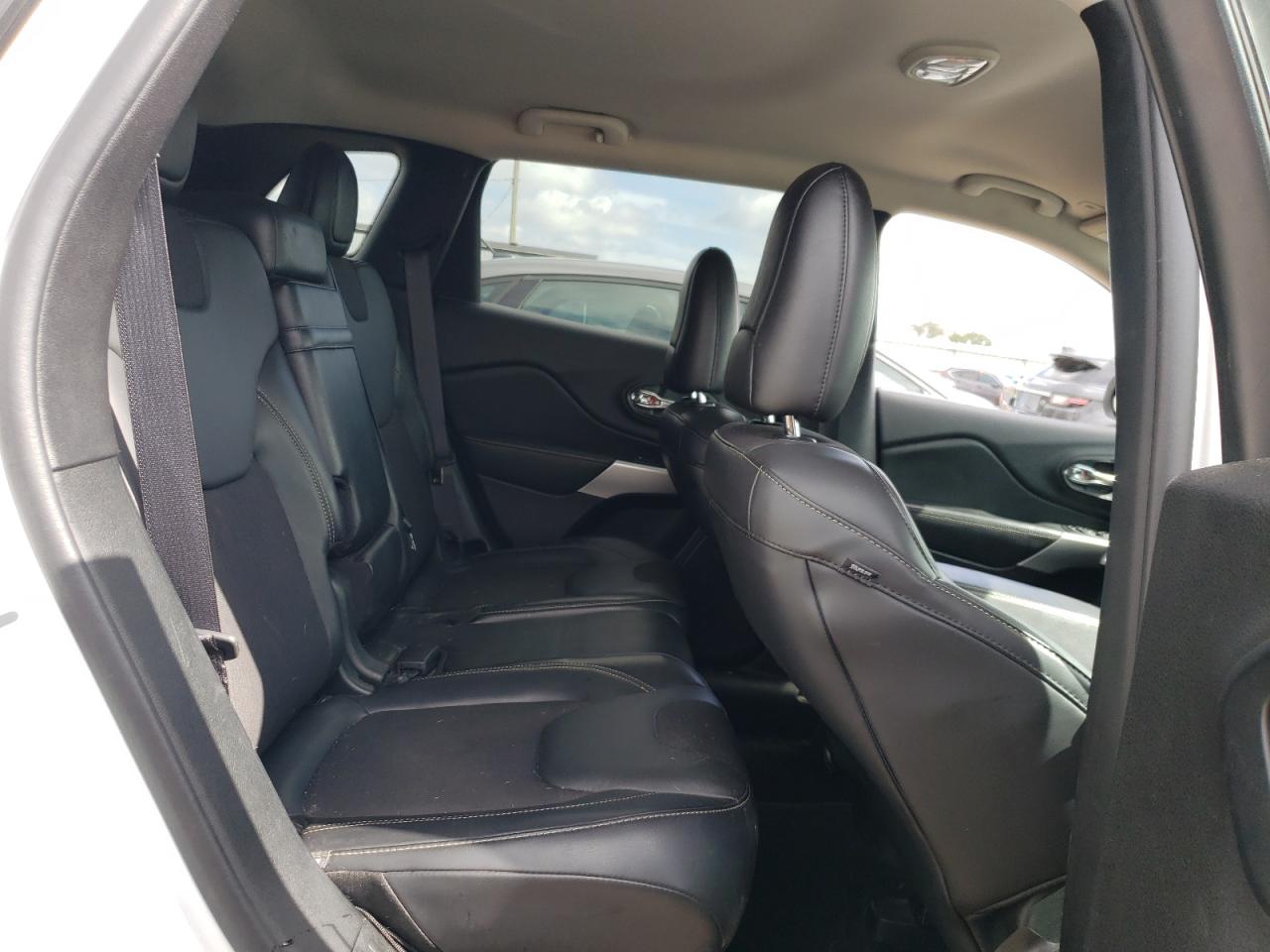 1C4PJLLBXJD584380 2018 Jeep Cherokee Latitude Plus