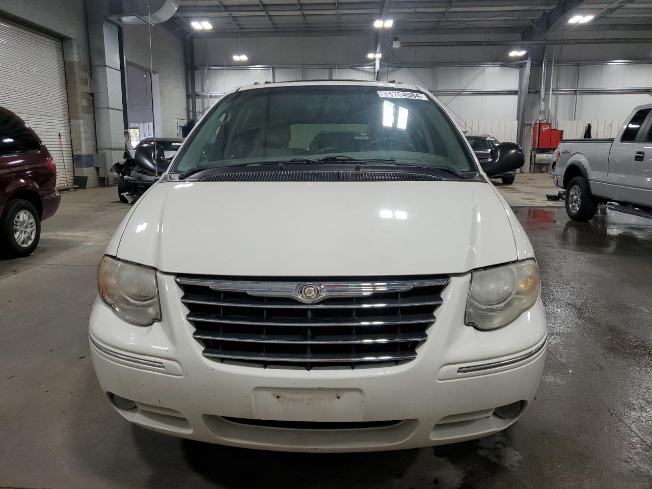 2C4GP54LX5R162114 2005 Chrysler Town & Country Touring