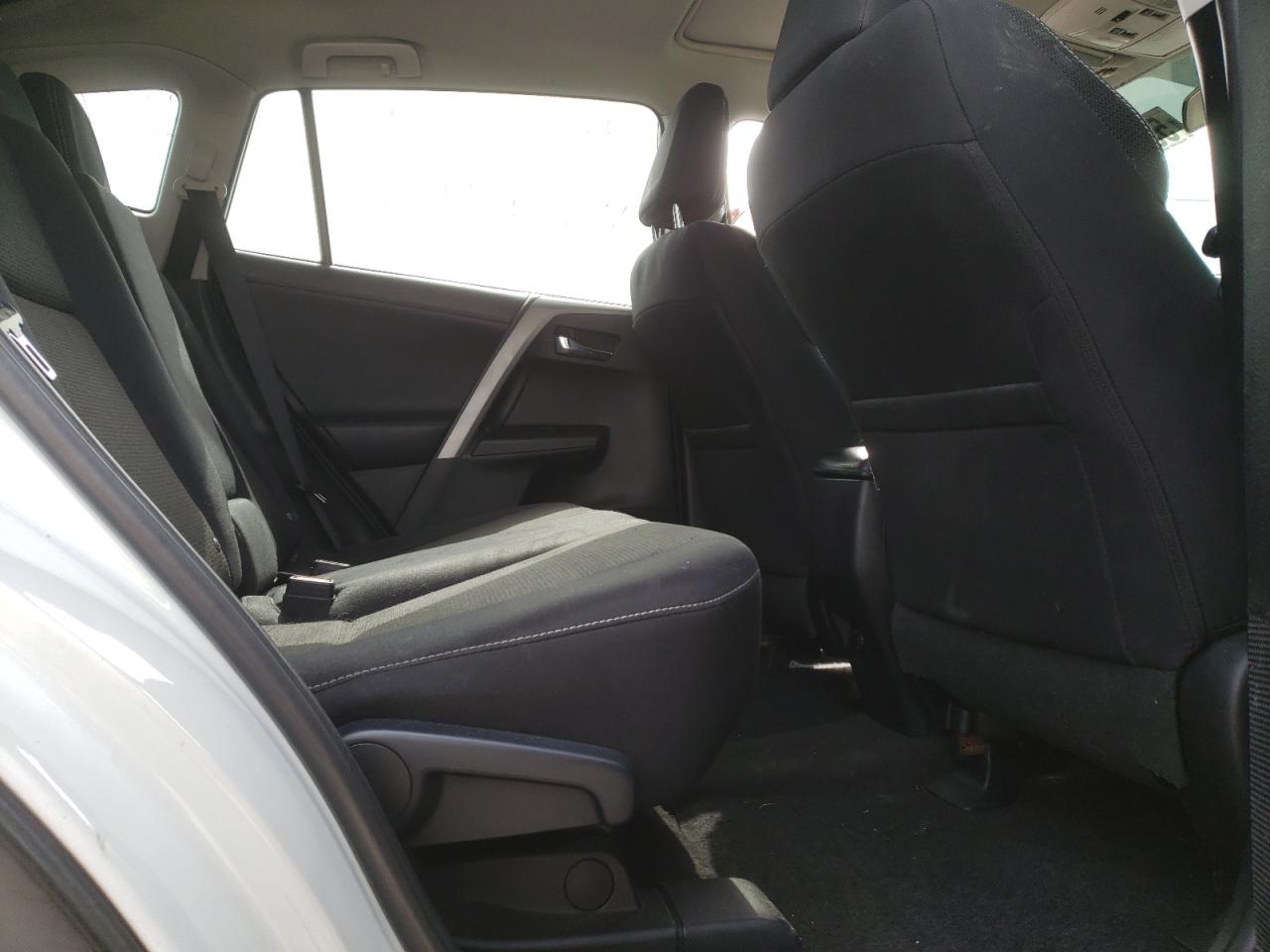 2T3WFREV5HW315174 TOYOTA RAV4 2017