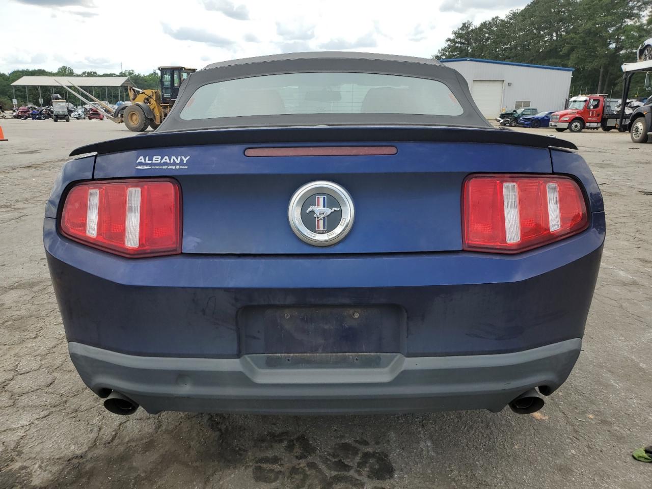 1ZVBP8EM5B5147383 2011 Ford Mustang