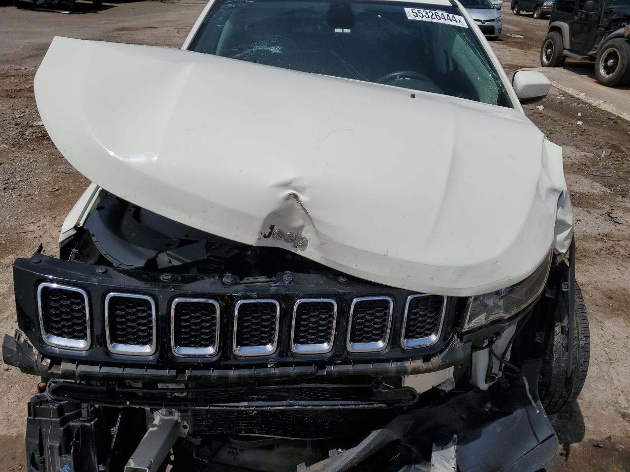 3C4NJCBB2JT226547 2018 Jeep Compass Latitude