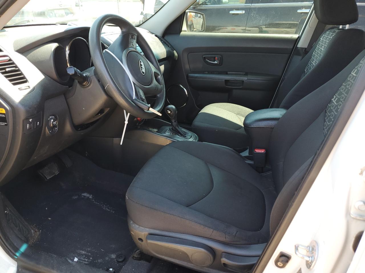 KNDJT2A2XB7345098 2011 Kia Soul +