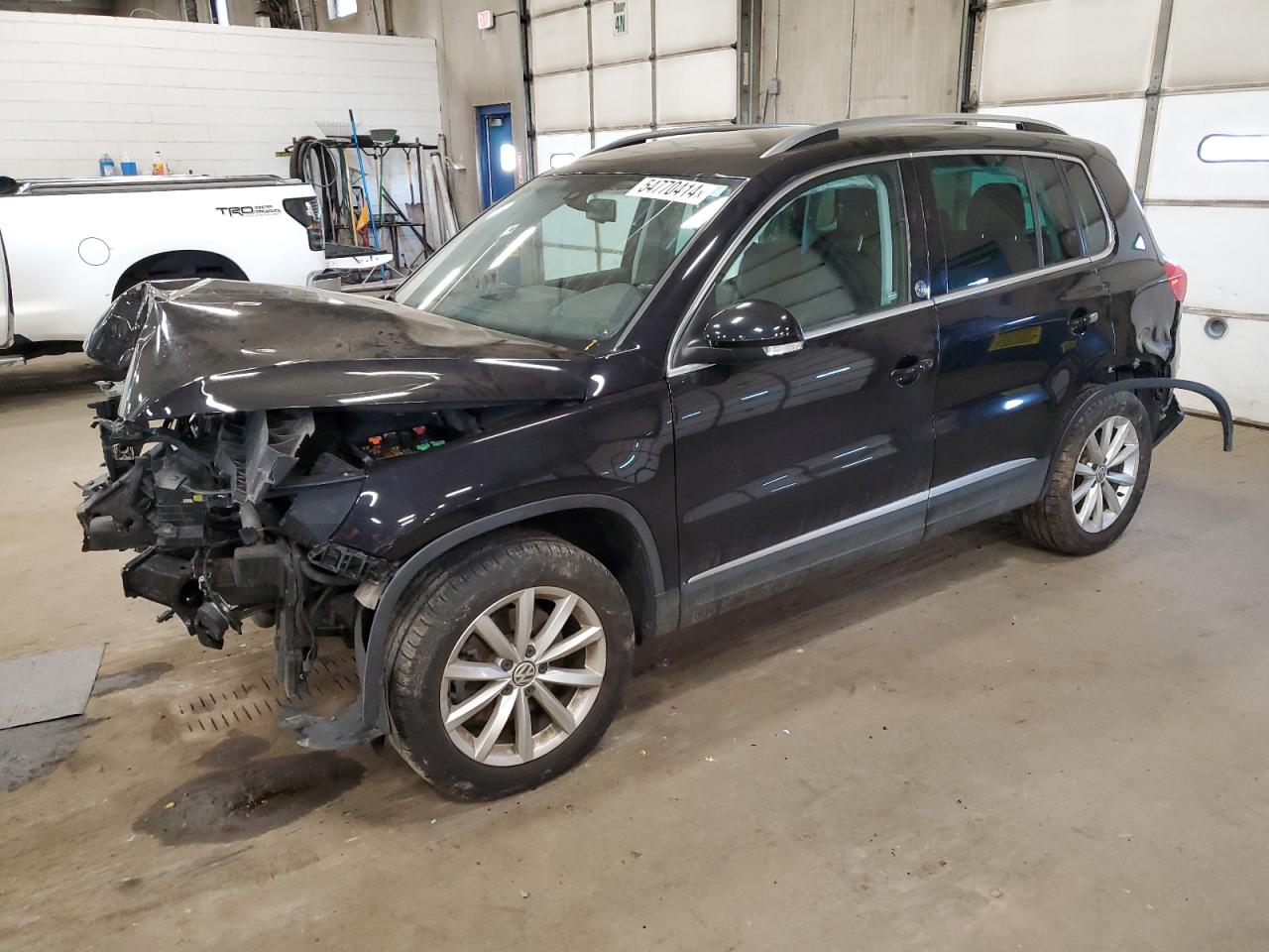 WVGRV7AX1HK001053 2017 Volkswagen Tiguan Wolfsburg