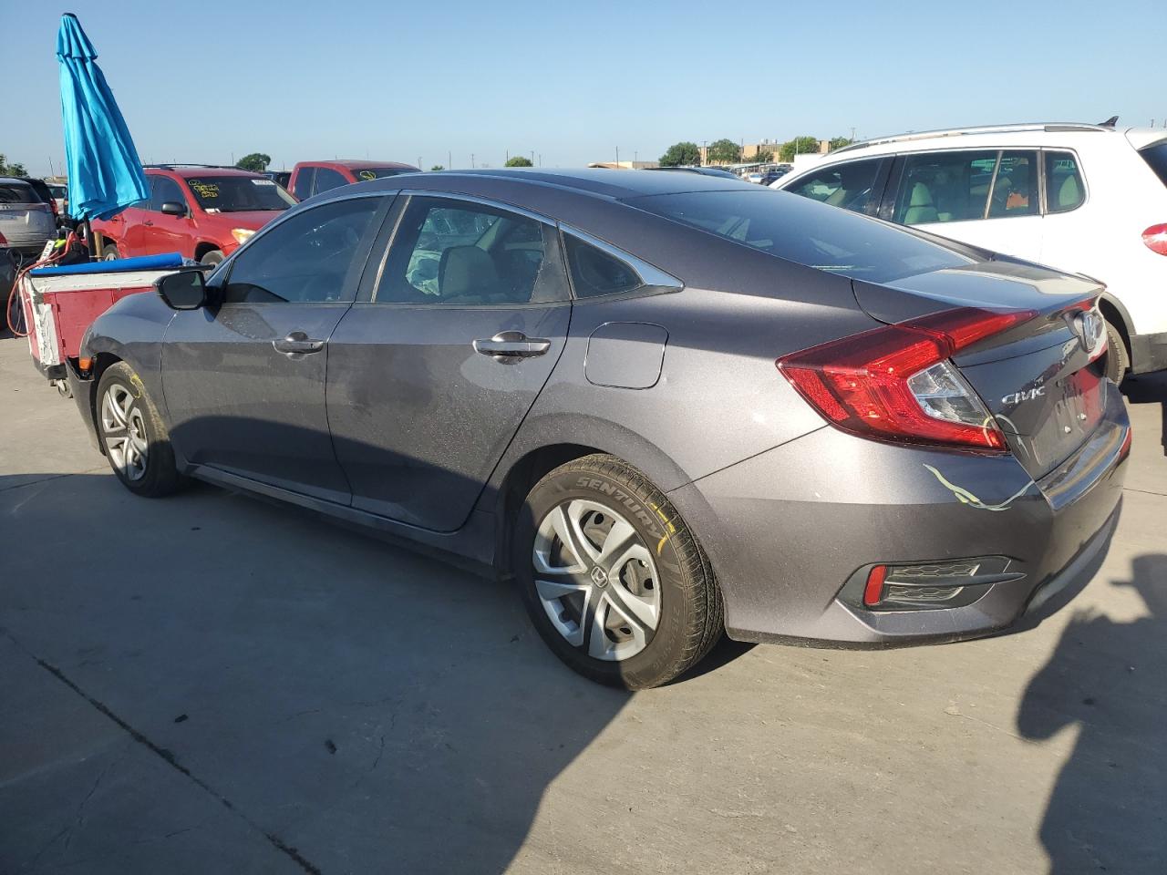 2HGFC2F52JH570354 2018 Honda Civic Lx