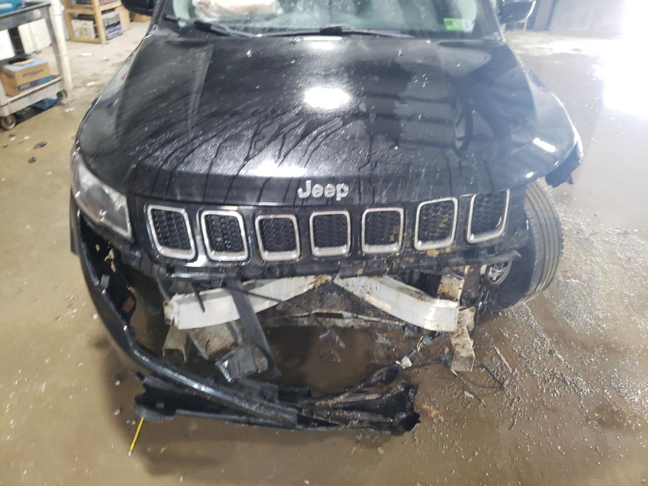 3C4NJDBBXKT648010 2019 Jeep Compass Latitude