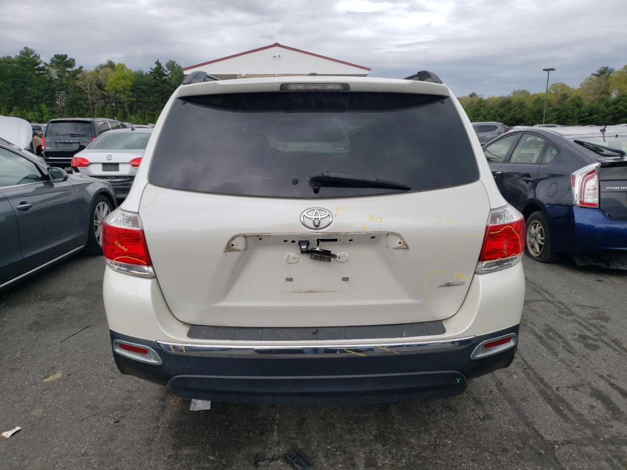 5TDBK3EH3DS215703 2013 Toyota Highlander Base