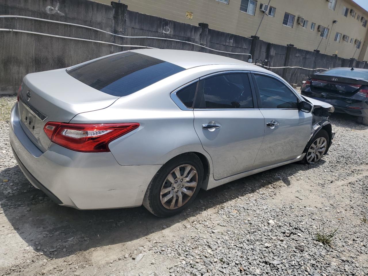 1N4AL3AP8GC246883 2016 Nissan Altima 2.5