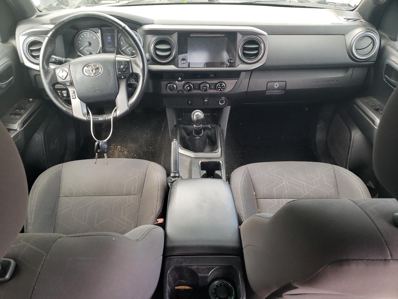 5TFCZ5AN6HX085892 TOYOTA TACOMA 2017