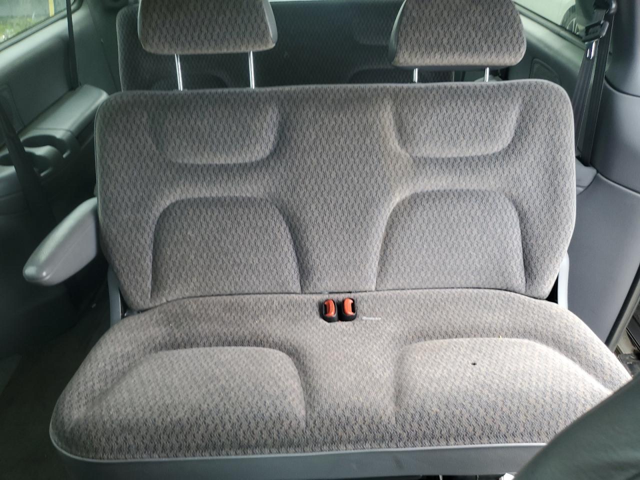 2B4GP24G2XR323363 1999 Dodge Grand Caravan