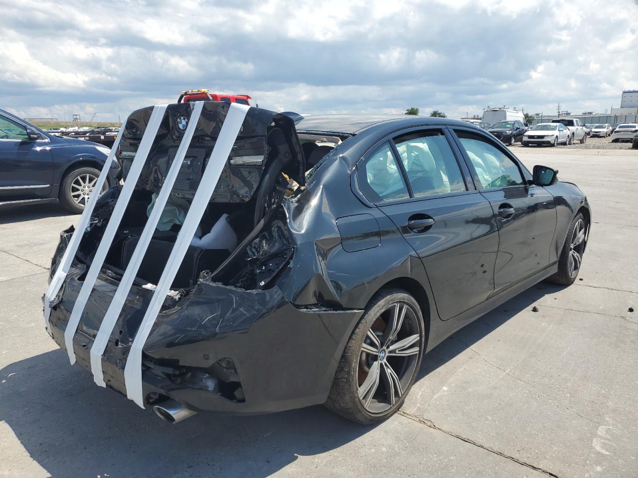 2019 BMW 330Xi vin: 3MW5R7J51K8A04868