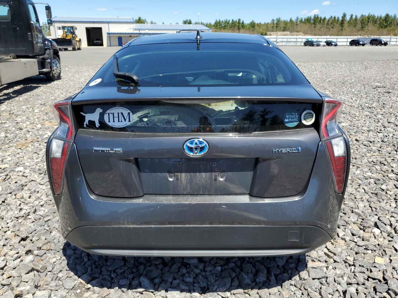 JTDKARFUXG3017952 2016 Toyota Prius