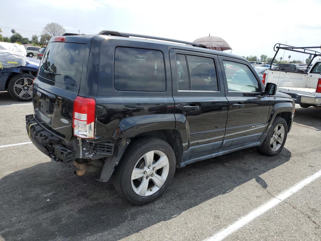 2012 Jeep Patriot Latitude vin: 1C4NJPFB2CD652068