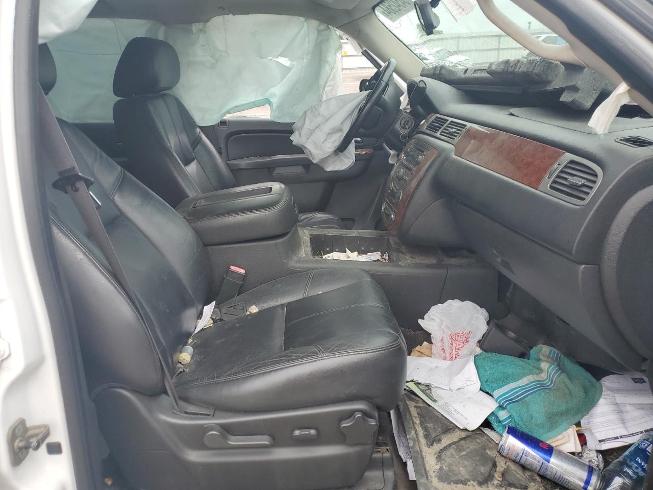 1GNSCBE04BR216783 2011 Chevrolet Tahoe C1500 Lt