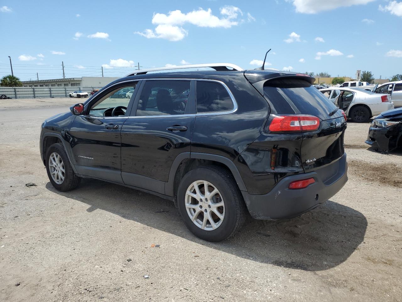 1C4PJMCBXHW530887 2017 Jeep Cherokee Latitude