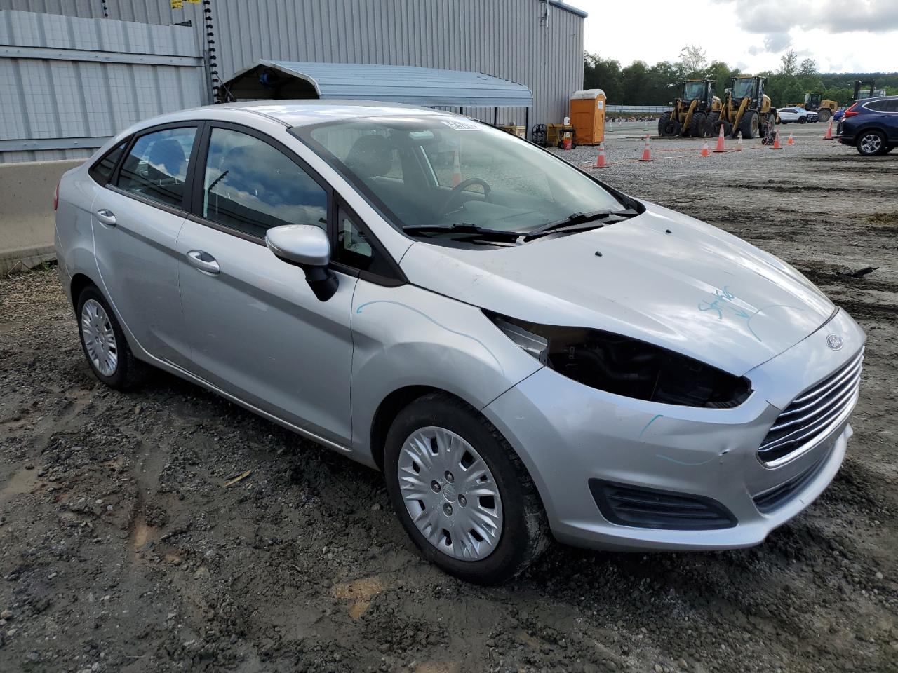 3FADP4BE0FM150389 2015 Ford Fiesta Se