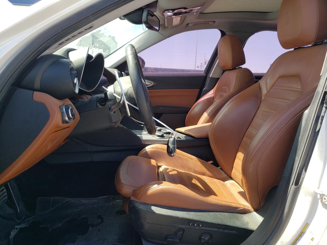 ZARFAECN1H7555236 2017 Alfa Romeo Giulia Ti